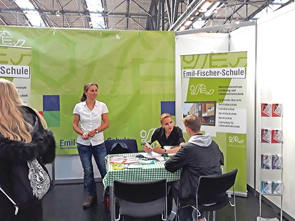 Infostand der Emil-Fischer-Schule